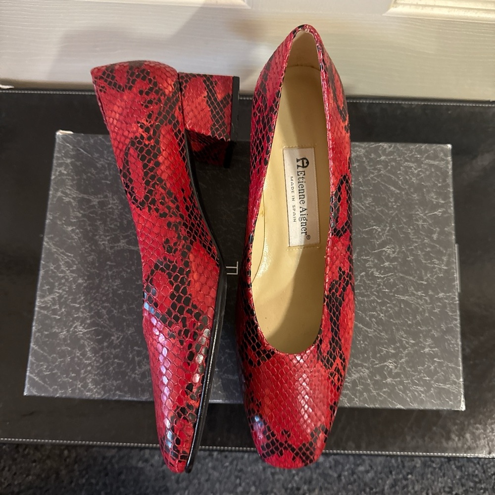 Red Snakeskin Patterned Shoes - Picture 3 of 4